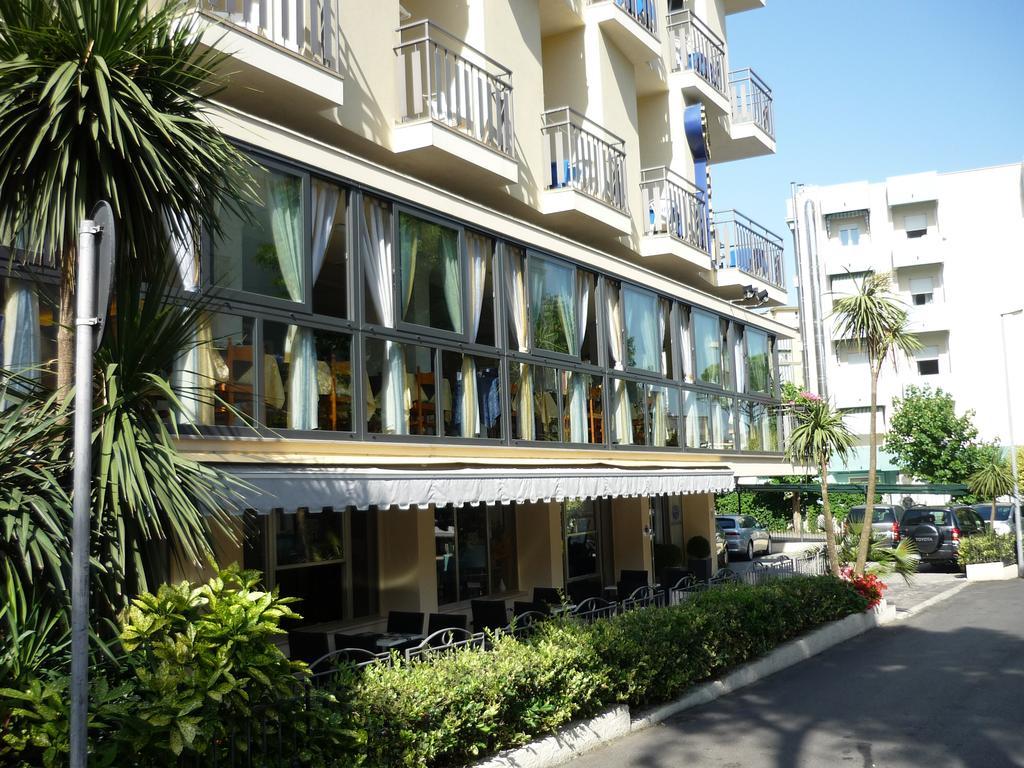 Blu Star Hotel Gabicce Mare Exterior foto